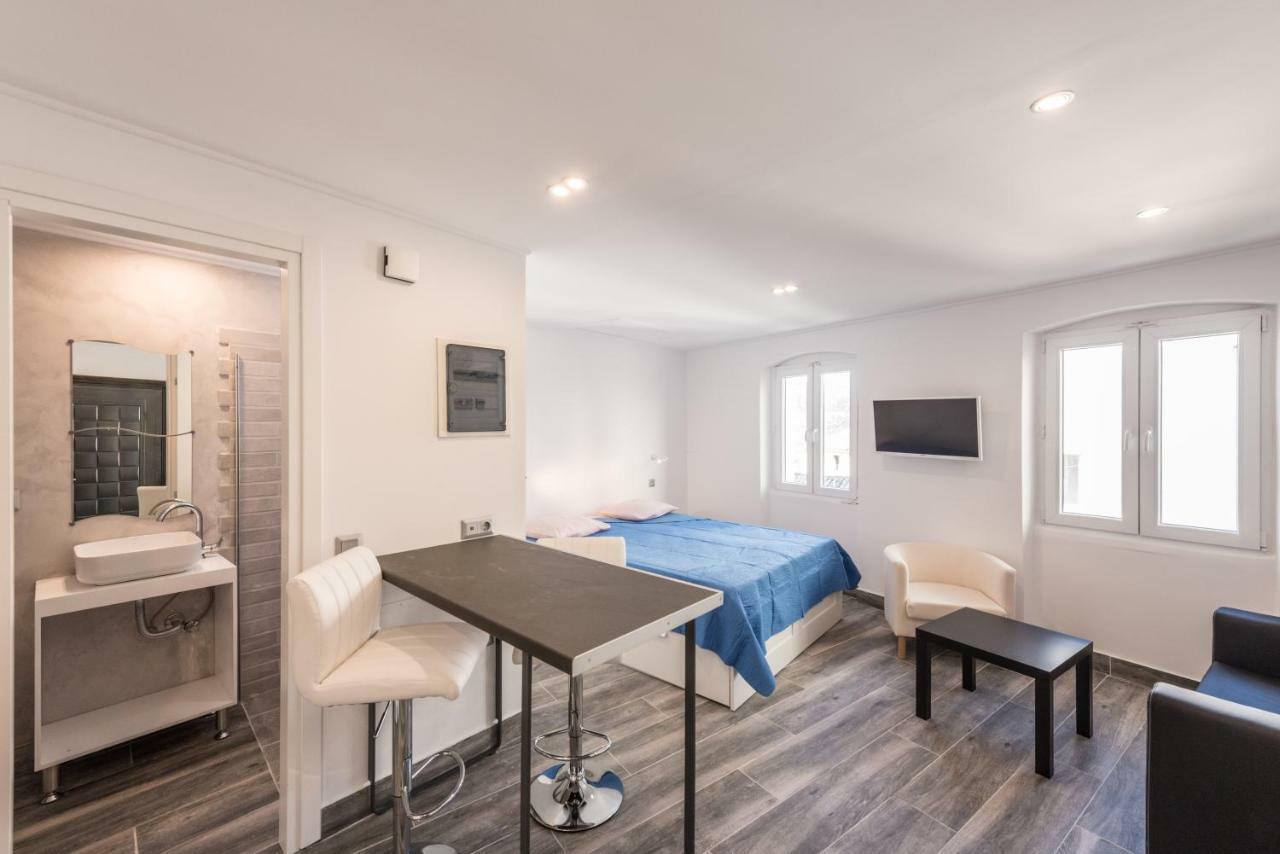 Corfu Downtown Suites Exterior photo